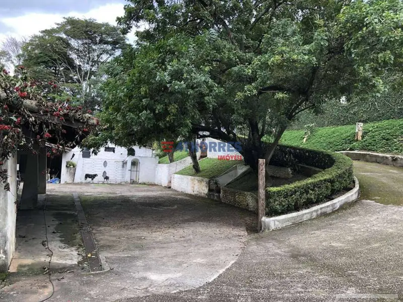 Casa com 4 quartos em Granja Viana - foto 5