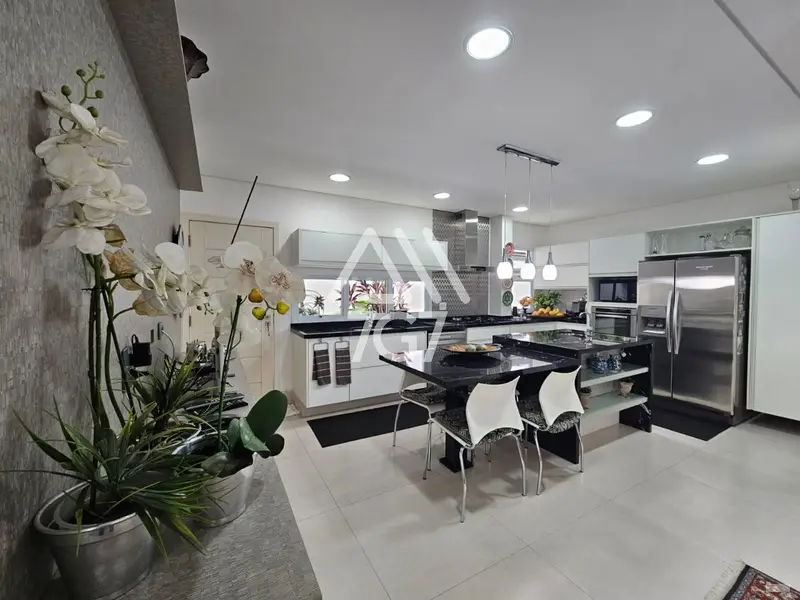 Casa com 5 quartos em Alphaville - foto 4