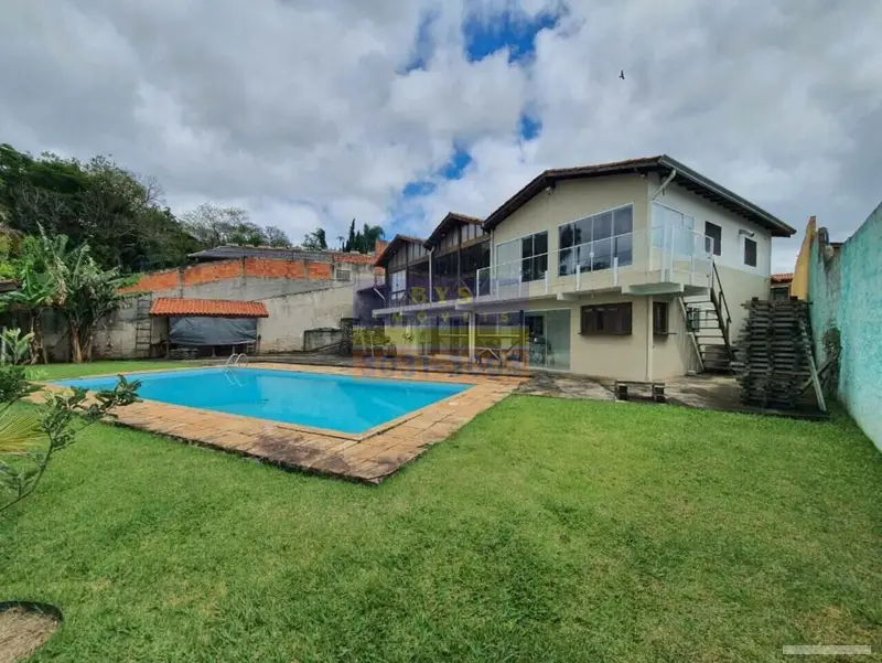 Casa com 6 quartos em Portal Das Acacias - foto 2