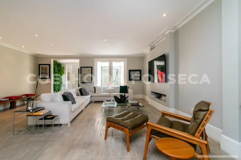 Casa com 5 quartos em Cidade Jardim - foto 3