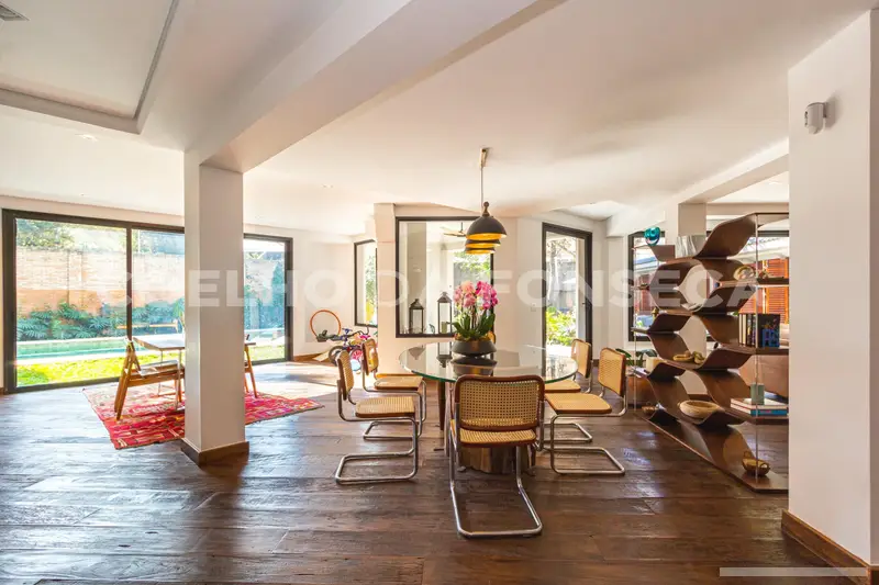 Casa com 5 quartos em Alto de Pinheiros - foto 4