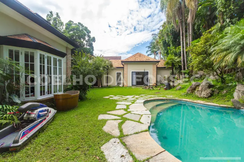 Casa com 5 quartos em Cidade Jardim - foto 2