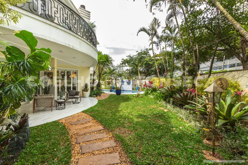 Casa em condomínio com 5 quartos em Cidade Jardim - foto 2