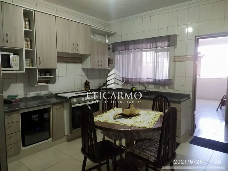 Sobrado com 4 quartos em Fazenda Aricanduva - foto 2