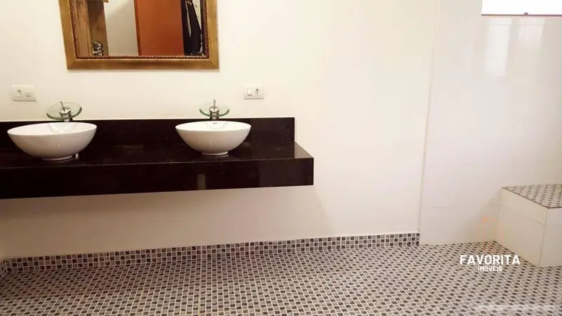 Casa com 4 quartos em Reserva Santa Maria - foto 4