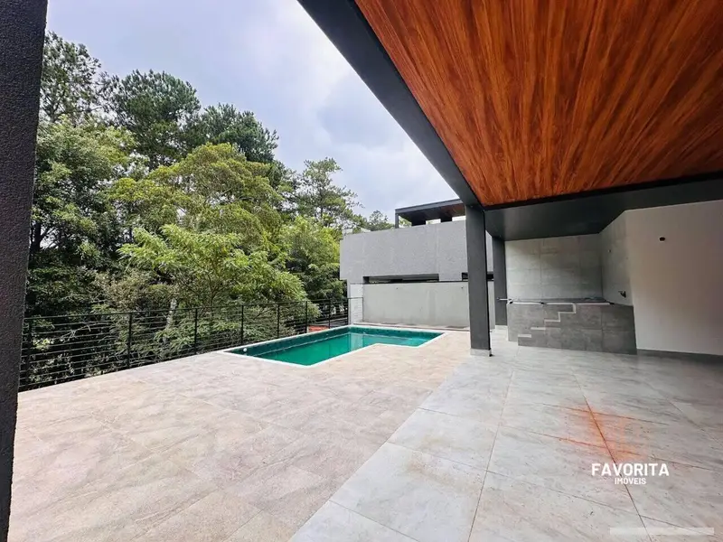 Casa com 5 quartos em Reserva Santa Maria - foto 2