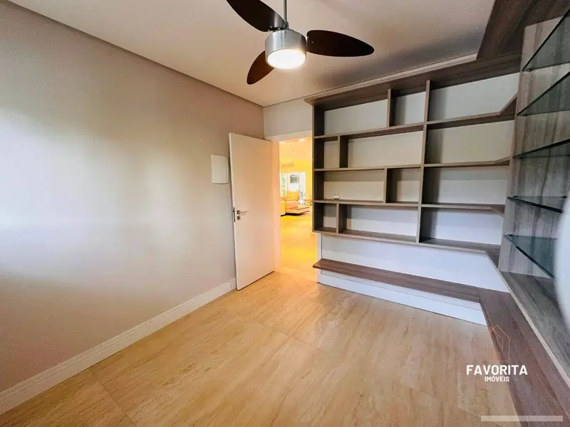 Casa com 4 quartos em Reserva Santa Maria - foto 4