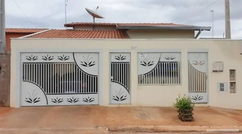 Casa - 2 quartos - Centro - Nova Granada