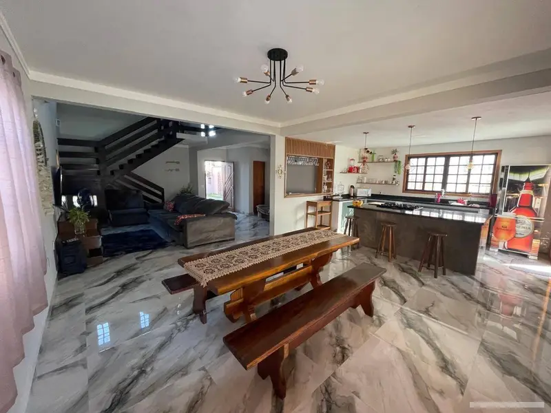 Casa com 4 quartos em Jardim Indaiá - foto 3