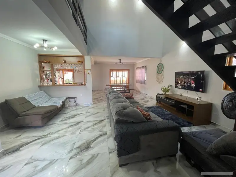 Casa com 4 quartos em Jardim Indaiá - foto 2