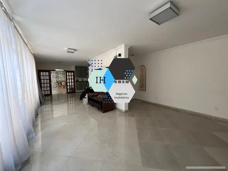 Casa com 4 quartos em Vila Cordeiro - foto 4