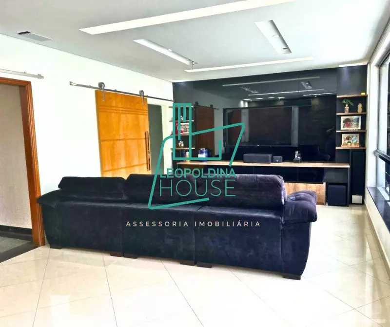 Casa com 4 quartos em - - foto 2