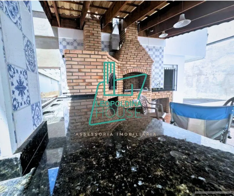 Casa com 4 quartos em - - foto 4