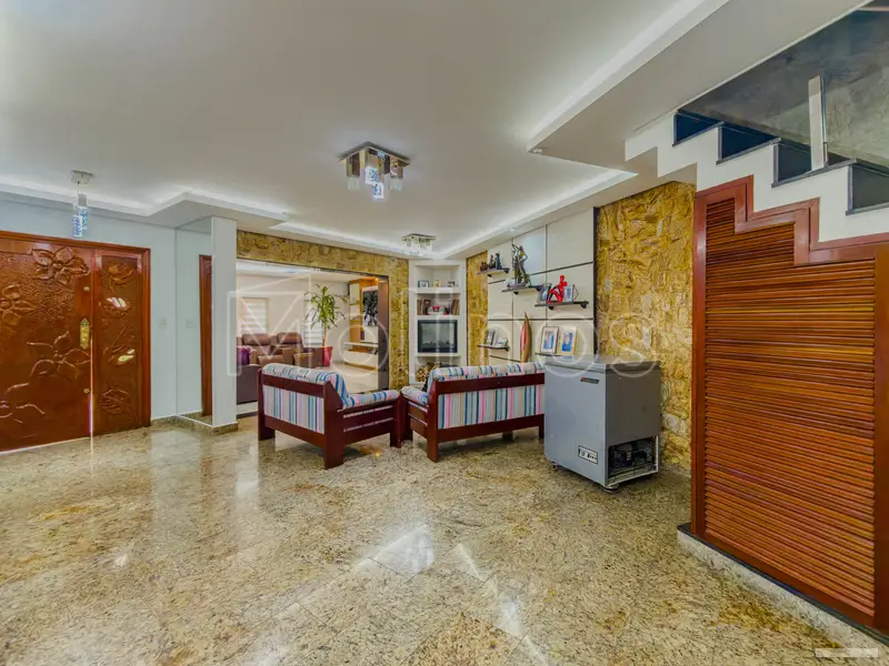 Casa com 5 quartos em Chácara Santo Antônio (zona Leste) - foto 2