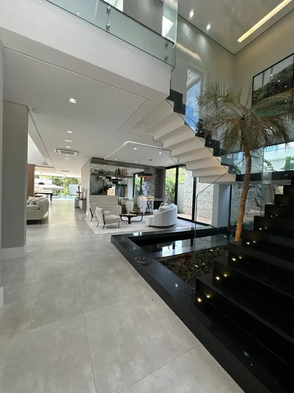 Casa com 6 quartos em Módulo 16 - foto 4