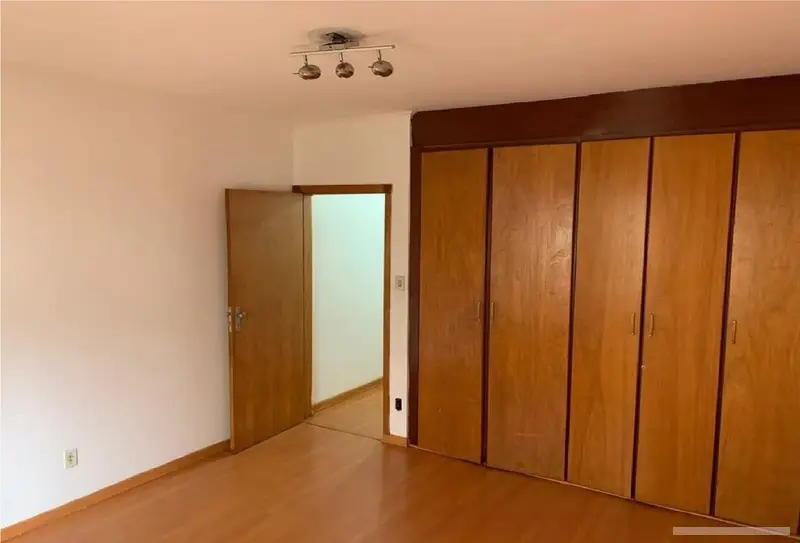 Casa com 4 quartos em Chácara Santo Antônio (zona Leste) - foto 4