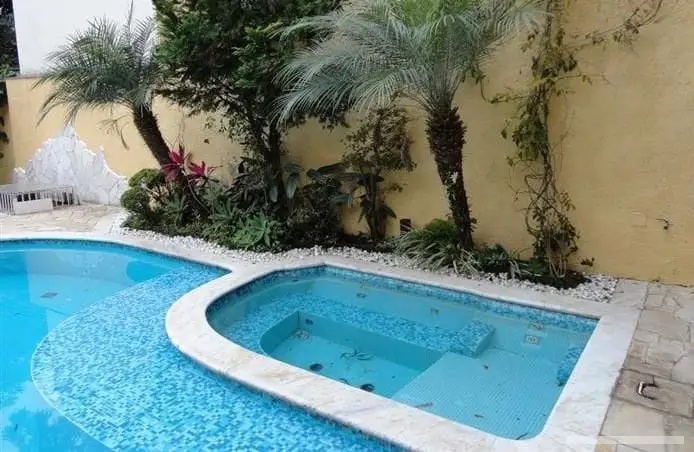 Casa com 6 quartos em Horto Florestal - foto 2