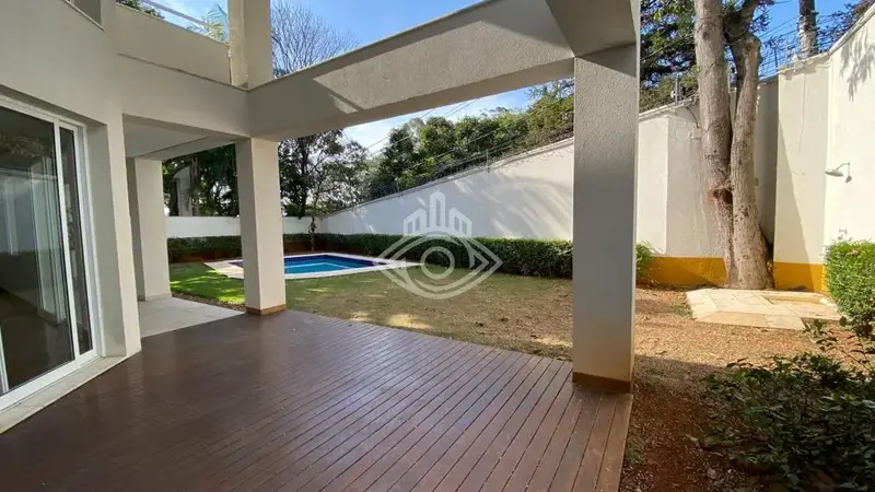 Casa com 5 quartos em Villa Alba - foto 2