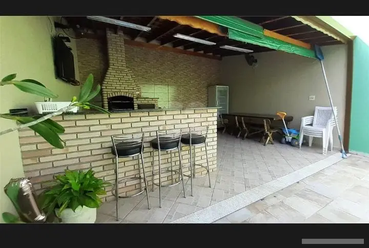 Casa com 4 quartos em Casa Térrea - foto 2