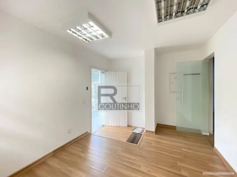 Casa com 5 quartos em   - foto 4