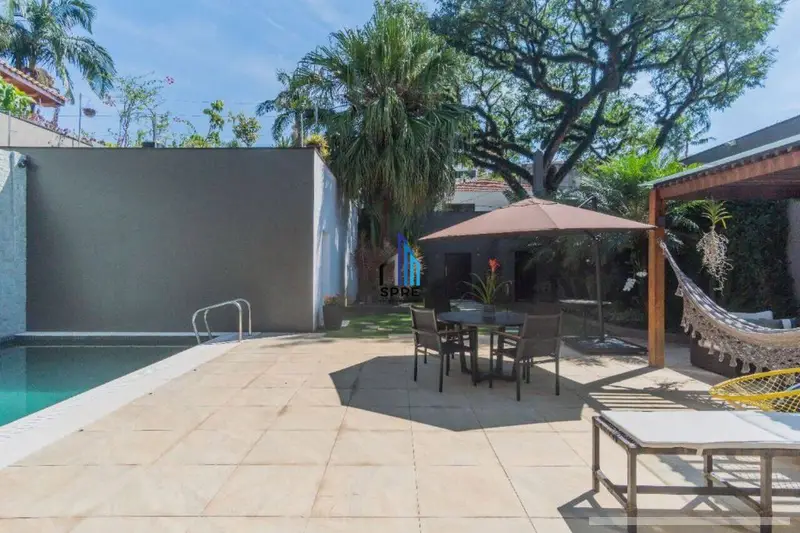 Casa com 5 quartos em Pacaembu - foto 2