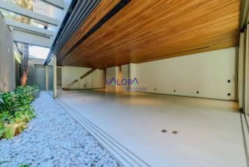 Casa com 4 quartos em Jardim Europa - foto 3